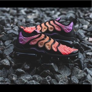 Nike Vapormax Plus ‘Sunset Grid’ sz 8